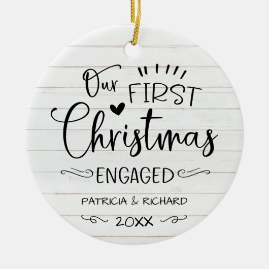 私たちの初めてのクリスマス婚約した素朴ファームハウス セラミックオーナメント (正面)