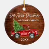 私たちの初めてのクリスマス祖父母ウッドレッドトラック セラミックオーナメント (裏面)