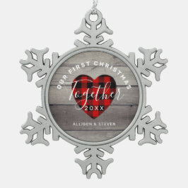 私たちの初めてのクリスマス素朴パーソナライズされた スノーフレークピューターオーナメント