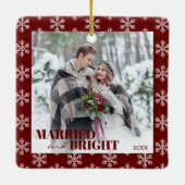 私たちの初めてのクリスマス結婚したと明るい セラミックオーナメント (裏面)