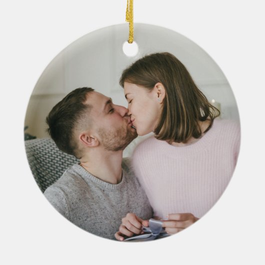 私たちの初めてのクリスマス結婚したのミスタントー写真 セラミックオーナメント (裏面)