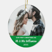 私たちの初めてのクリスマス結婚したカップルカスタム写真 セラミックオーナメント (左)