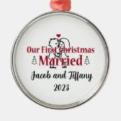 私たちの初めてのクリスマス結婚したパーソナライズされたオーナメント セラミックオーナメント (正面)