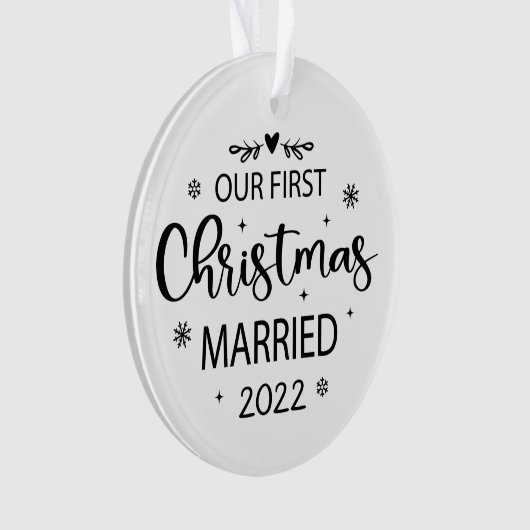 私たちの初めてのクリスマス結婚したパーソナライズされた写真 オーナメント (正面)