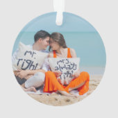 私たちの初めてのクリスマス結婚したパーソナライズされた写真 オーナメント (裏面)
