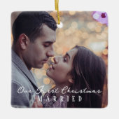 私たちの初めてのクリスマス結婚したパーソナライズされた写真 セラミックオーナメント (正面)