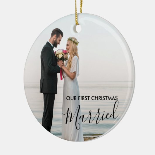 私たちの初めてのクリスマス結婚したパーソナライズされた写真 セラミックオーナメント (左)