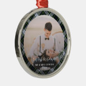 私たちの初めてのクリスマス結婚したフォトプレイドタータンチェック メタルオーナメント (右)