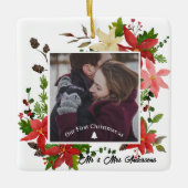 私たちの初めてのクリスマス結婚したポインセチア写真 セラミックオーナメント (正面)
