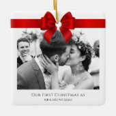 私たちの初めてのクリスマス結婚したミニマリストのミスターとミセス セラミックオーナメント (正面)