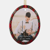私たちの初めてのクリスマス結婚した写真スチュワートタータンチェック セラミックオーナメント (右)