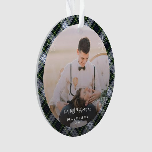 私たちの初めてのクリスマス結婚した2写真プレイドタータンチェック オーナメント (正面)