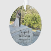 私たちの初めてのクリスマス結婚のフォトスクリプエレガントト オーナメント (正面)
