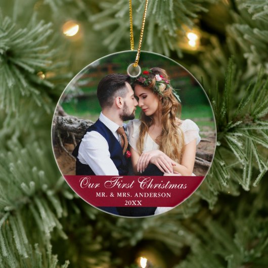 私たちの初めてのクリスマス結婚の写真ブルゴーニュ セラミックオーナメント (ツリー)