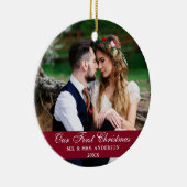私たちの初めてのクリスマス結婚の写真ブルゴーニュ セラミックオーナメント (右)