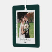 私たちの初めてのクリスマス結婚の写真休暇 メタルオーナメント (正面左)