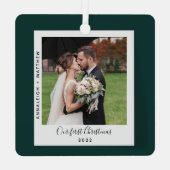 私たちの初めてのクリスマス結婚の写真休暇 メタルオーナメント (裏面)