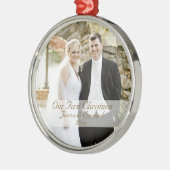 私たちの初めてのクリスマス結婚の写真記念 メタルオーナメント (左)