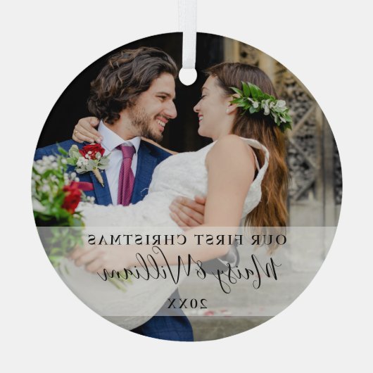 私たちの初めてのクリスマス結婚の写真 ガラスオーナメント (裏面)