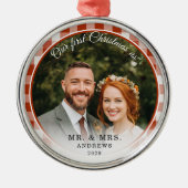 私たちの初めてのクリスマス – フォトレッド・ギンガムさん&夫人 メタルオーナメント (正面)