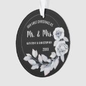 私たちの初めてのクリスマス 結婚した |シルバーバラオーナメント オーナメント (正面)