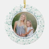 私たちの初めてのクリスマス | Greem Ditsyスノーフレーク写真 セラミックオーナメント (正面)