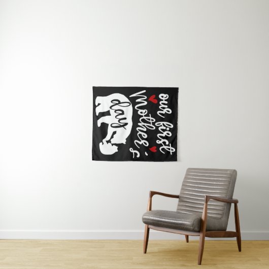 私たちの初めての母の日ハートママベアギフト、2/2 タペストリー (インサイチュ(横))