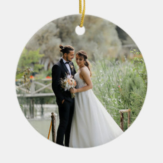 私たちの初めての結婚後のクリスマス オーナメント | 新婚