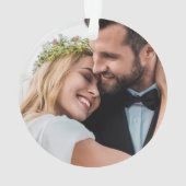 私たちの初めての結婚記念日 ブラシスクリプト グリーン オーナメント (裏面)