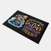 私たちの家の幽霊のよく出る形式へようこそ ドアマット (アングル)