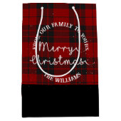私たちの家族からあなたの名前レッドプレイドクリスマスまで ミディアムペーパーバッグ (正面)