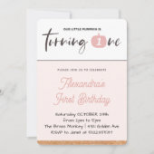 私たちの小さなかぼちゃが1歳の誕生日を迎える 招待状 (正面)