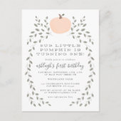 私たちの小さなかぼちゃの最初の誕生日パーティー インビテーションポストカード (正面)