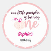 私たちの小さなかぼちゃは1日の誕生日を回している ラウンドシール (正面)