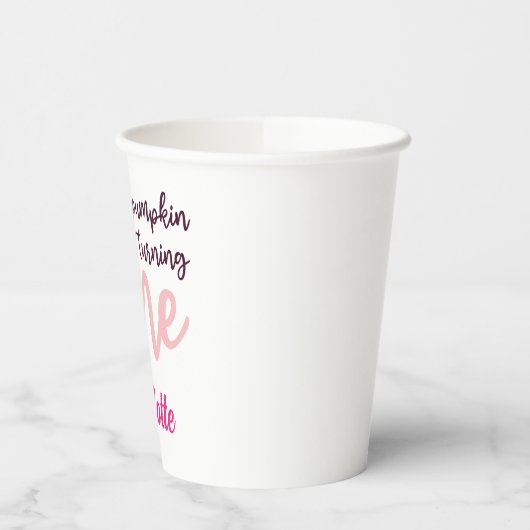 私たちの小さなかぼちゃは1日の誕生日を回している 紙コップ (左)