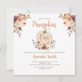 私たちの小さなかぼちゃは1歳の誕生日 ラスティック フラワー 招待状 (正面)
