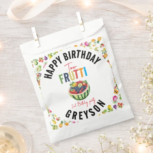 私たちの小さなかわいこちゃんフリット2nd誕生日パーティー フェイバーバッグ (クリップ留めされた状態)