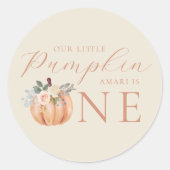 私たちの小さなカボチャは1歳の誕生日である ラウンドシール (正面)