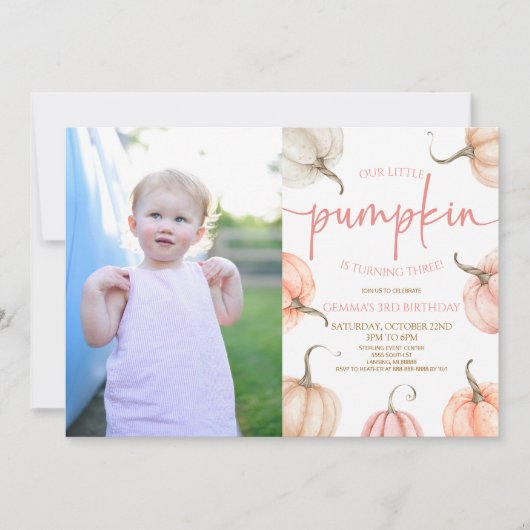 私たちの小さなカボチャピンクホワイト秋誕生日パーティー 招待状 (正面)