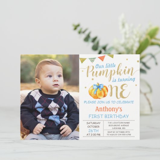 私たちの小さなカボチャ男の赤ちゃん1st誕生日の写真 招待状 (スタンド正面)