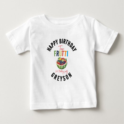 私たちの小さなキューティーのフルーツ 2歳の誕生日パーティー ベビーTシャツ (正面)