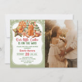 私たちの小さなクッキーは、赤ちゃんのシャワー写真の途中にある 招待状 (正面)