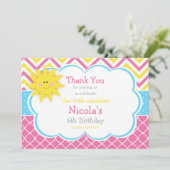 私たちの小さなサンシャインピンクとイエロー誕生日 サンキューカード (スタンド正面)