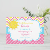 私たちの小さなサンシャインピンクと黄色の誕生日パーティー 招待状 (スタンド正面)