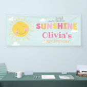 私たちの小さなサンシャインピンクの誕生日パーティー任意の年齢 横断幕 (トレードショー)