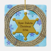 私たちの小さなシェリフTeddyベアベビー写真クリスマス セラミックオーナメント (裏面)