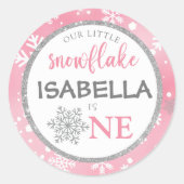 私たちの小さなスノーフレークのピンクの1歳の誕生日 ラウンドシール (正面)