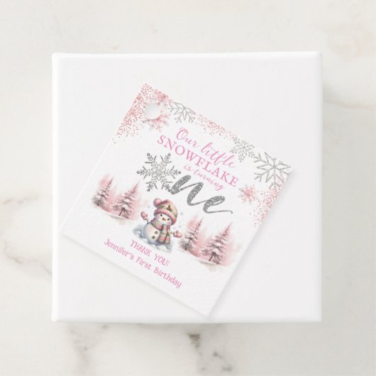 私たちの小さなスノーフレークの女の子ピンクシルバー1歳の誕生日 フェイバータグ (インサイチュ)