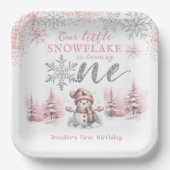 私たちの小さなスノーフレークの女の子ピンクシルバー1歳の誕生日 ペーパープレート (正面)
