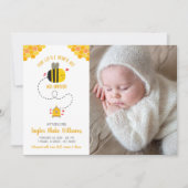 私たちの小さなハニービーかわいいかわいいベビー写真誕生 案内状 (正面)